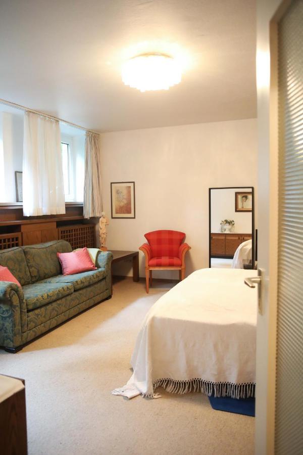 Apartment Centrum Im Gruenen Neurenberg Buitenkant foto